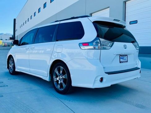 Used 2015 Toyota Sienna SE w/ SE Preferred Package image 7