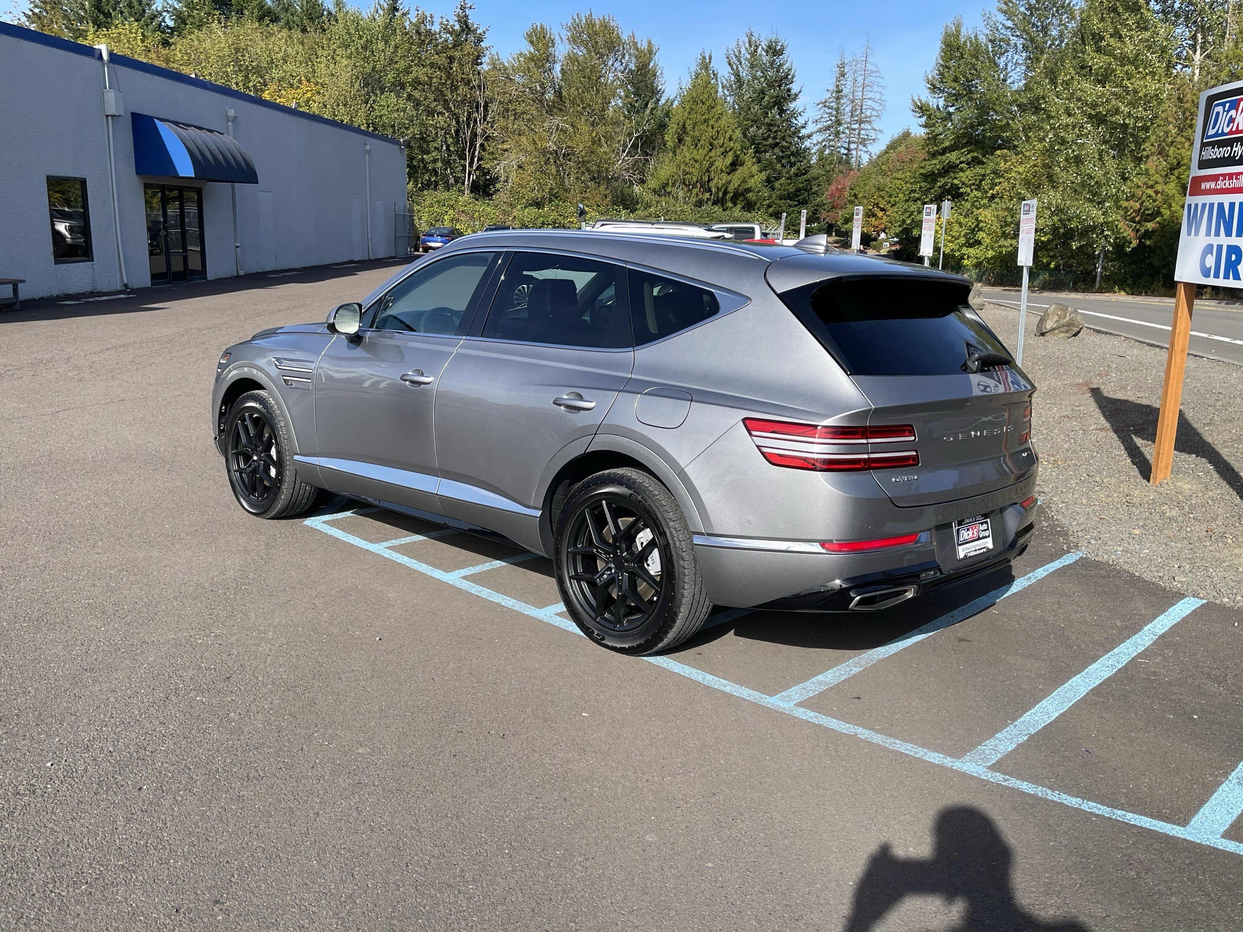 Used 2023 Genesis GV80 3.5T Advanced + AWD/4WD image 3