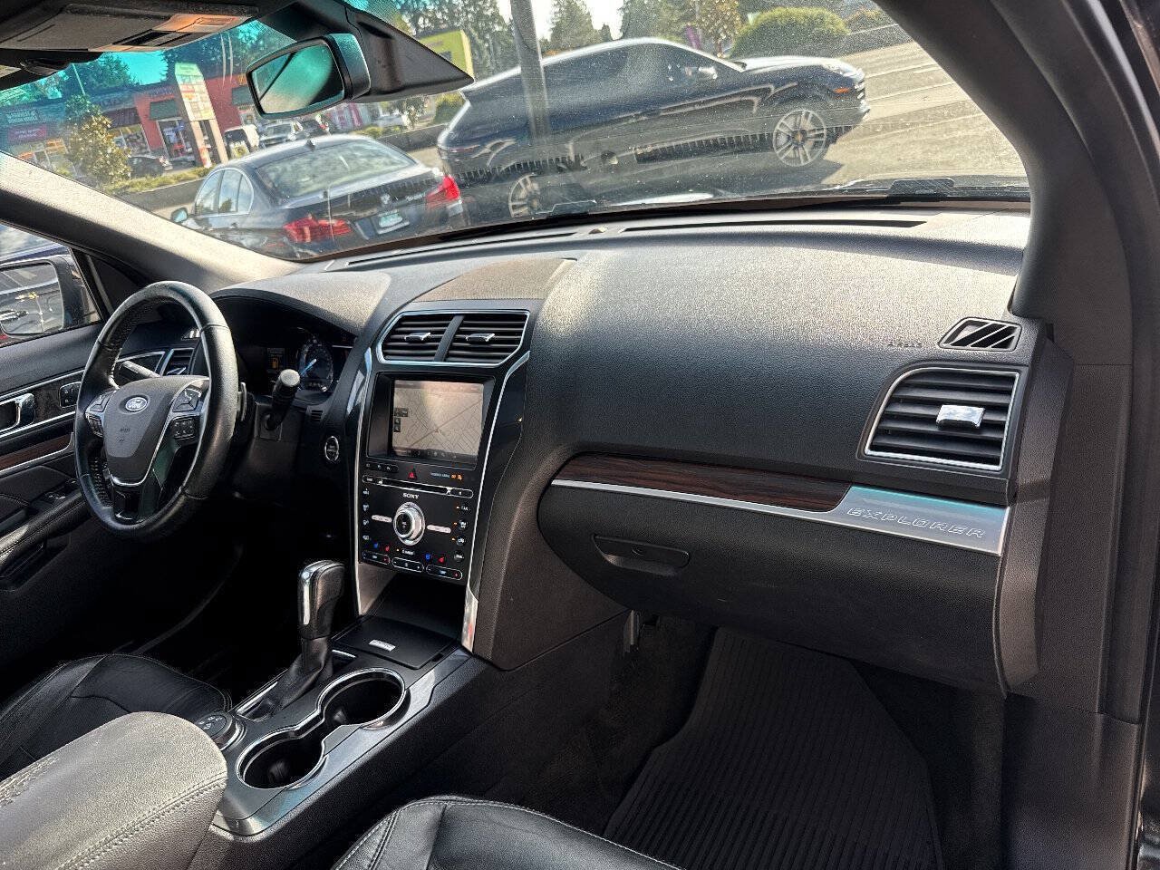 Used 2016 Ford Explorer Limited w/ Equipment Group 301A AWD/4WD image 20