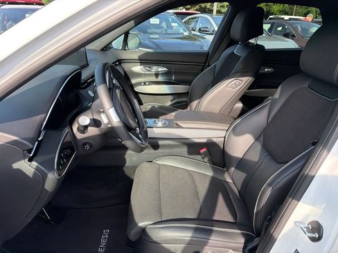 Used 2025 Genesis GV70 3.5T Sport AWD/4WD image 22