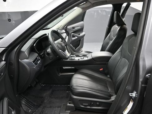 Certified 2023 INFINITI QX60 Luxe w/ Vision Package AWD/4WD image 9
