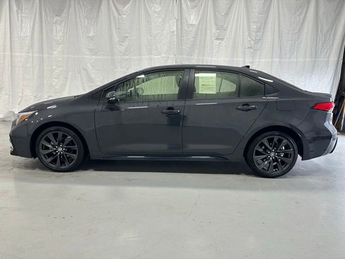 Used 2025 Toyota Corolla SE image 4