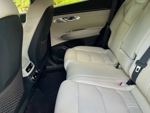 Used 2024 Genesis Electrified GV70 AWD/4WD image 18