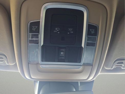 Used 2021 RAM 1500 Laramie w/ Off Road Group AWD/4WD image 29