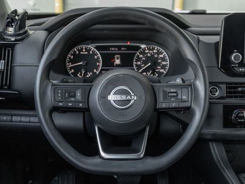 Used 2024 Nissan Pathfinder S image 8