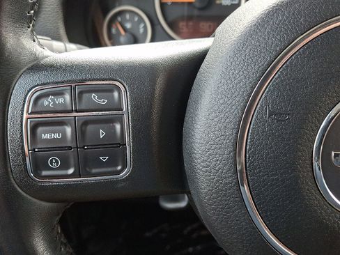 Used 2016 Jeep Wrangler Unlimited Sahara AWD/4WD image 19
