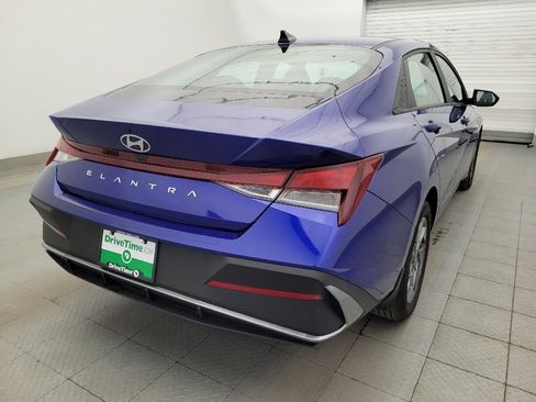 Used 2024 Hyundai Elantra SEL FWD image 9
