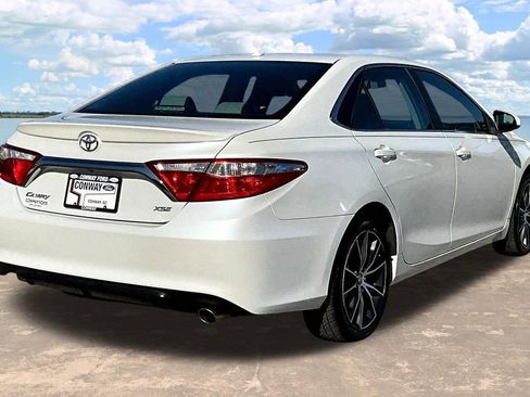 Used 2017 Toyota Camry XSE FWD image 8