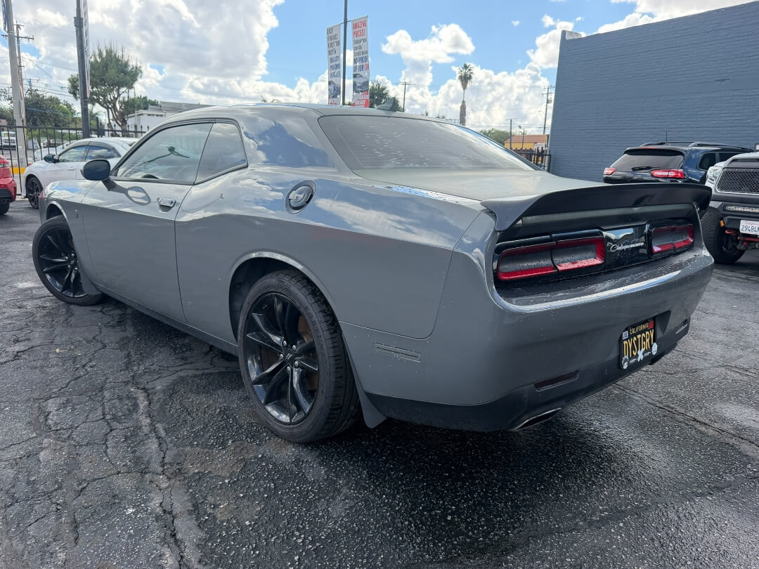 Used 2018 Dodge Challenger SXT Plus RWD image 4