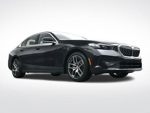 New 2026 BMW 540i xDrive w/ Premium Package AWD/4WD image 32