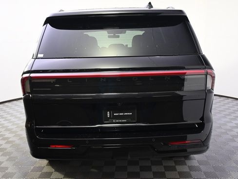 New 2025 Lincoln Navigator Reserve w/ Jet Appearance Package image 5