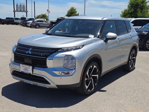 Used 2024 Mitsubishi Outlander AWD image 7