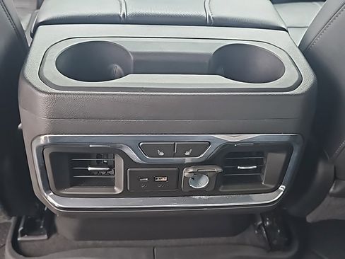 Used 2021 Chevrolet Silverado 1500 High Country image 17