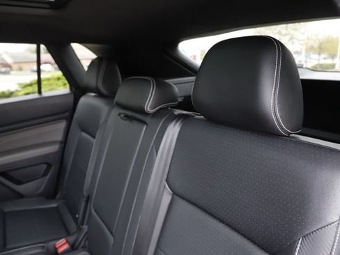 Used 2023 Volkswagen Atlas Cross Sport SEL R-Line AWD/4WD image 18