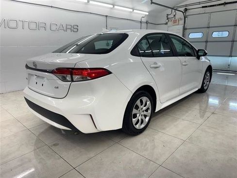 Used 2022 Toyota Corolla LE FWD image 5