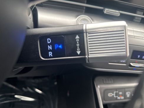 Used 2024 Hyundai Kona Limited image 19