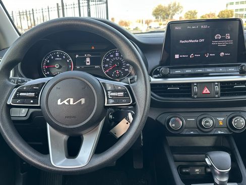 Certified 2023 Kia Forte LXS w/ LXS Technology Package image 17