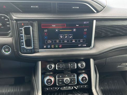 Used 2021 GMC Yukon XL Denali w/ Denali Premium Package RWD image 8