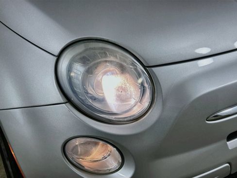 Used 2012 FIAT 500 Pop w/ Bose Premium Audio Pkg FWD image 9