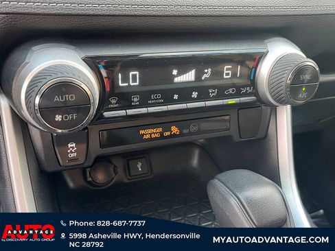 Used 2020 Toyota RAV4 LE image 11