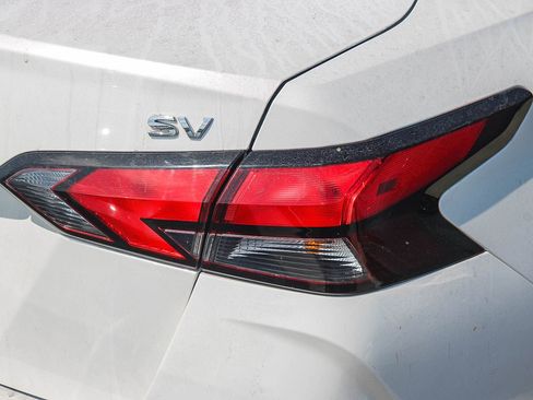 Used 2021 Nissan Versa SV FWD image 15