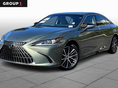 Used 2025 Lexus ES 350 w/ Premium Package