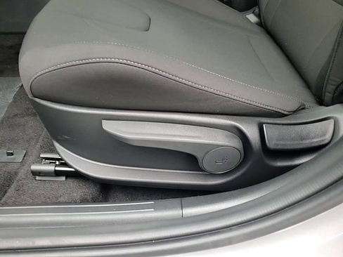 Certified 2025 Hyundai Elantra SEL w/ Cargo Package image 15