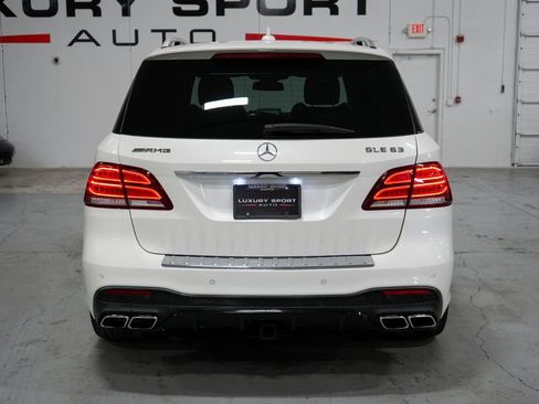 Used 2018 Mercedes-Benz GLE 63 AMG 4MATIC w/ Premium 3 Package image 5
