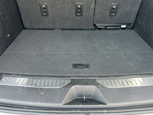 Used 2023 Chevrolet Suburban Premier image 22