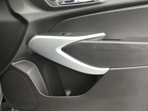 Certified 2025 Chevrolet Trax RS w/ Driver Confidence Package FWD image 35