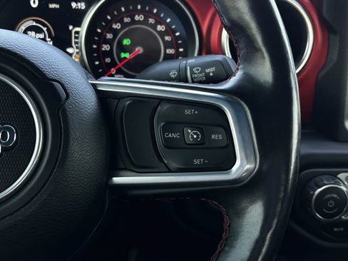 Used 2021 Jeep Gladiator Rubicon AWD/4WD image 15