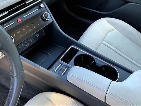 Used 2025 Hyundai Sonata SEL FWD image 18