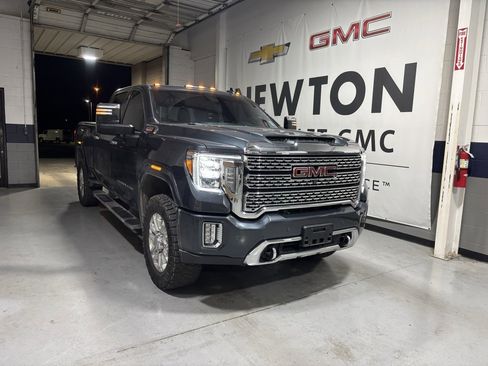 Used 2020 GMC Sierra 2500 Denali w/ Denali Ultimate Package image 2