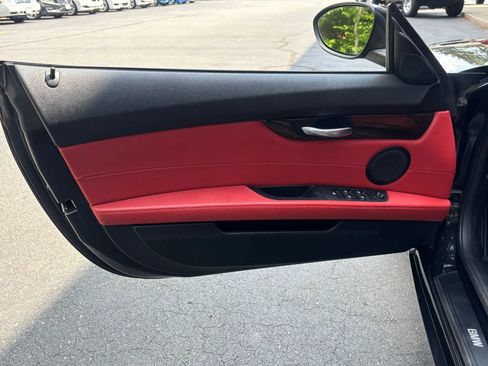Used 2009 BMW Z4 sDrive30i RWD image 15