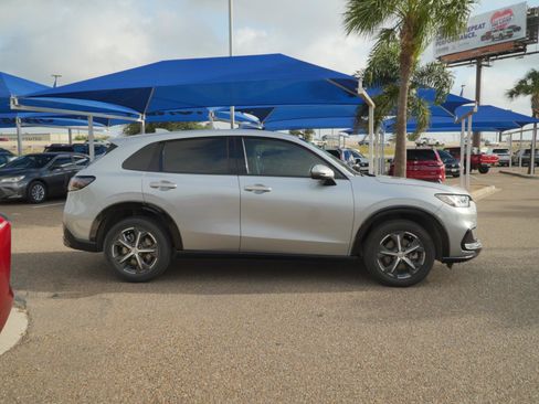 Used 2023 Honda HR-V EX-L image 4