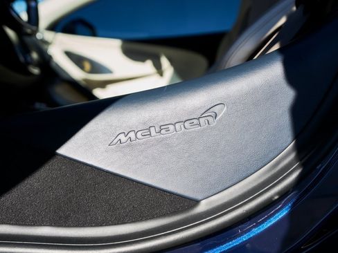 Used 2022 McLaren GT image 34