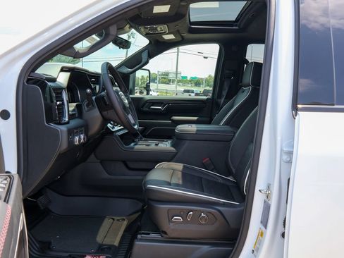 New 2026 GMC Sierra 2500 AT4X w/ LPO, Black Badging Package AWD/4WD image 7