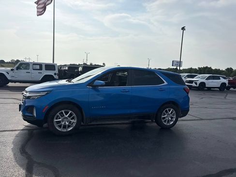 Used 2024 Chevrolet Equinox LT FWD image 2