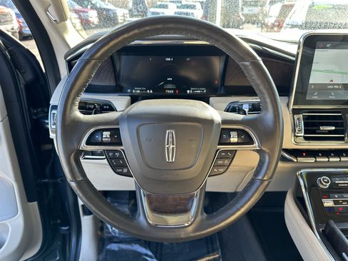 Used 2021 Lincoln Navigator L Reserve w/ Luxury Package image 20