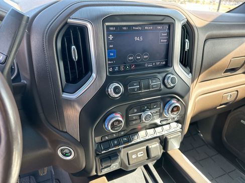 Used 2022 GMC Sierra 2500 Denali w/ Denali Ultimate Package image 16