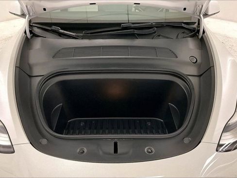 Used 2022 Tesla Model Y Long Range AWD/4WD image 25