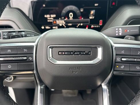 Used 2025 GMC Yukon Denali image 24
