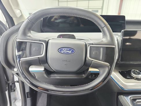 Used 2025 Ford Expedition Max Platinum image 24