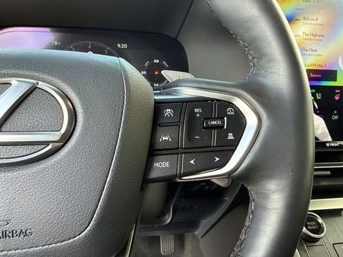 Used 2025 Lexus GX 550 w/ Accessory Package (Z1) AWD/4WD image 33