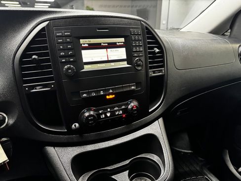 Used 2018 Mercedes-Benz Metris Passenger image 25