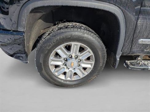 Used 2024 Chevrolet Silverado 2500 High Country w/ High Country Premium Package image 10