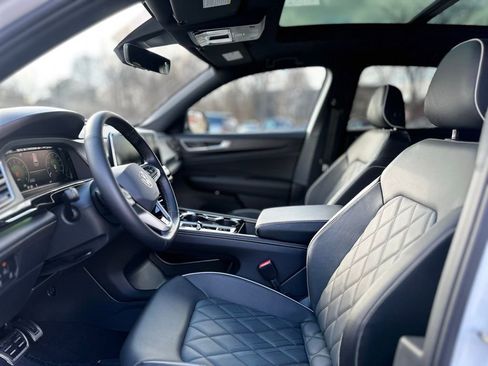 Used 2025 Volkswagen Atlas Cross Sport SEL Premium R-Line image 10