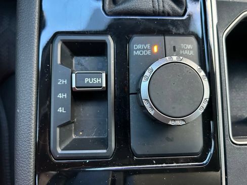 Used 2022 Toyota Tundra Limited AWD/4WD image 30