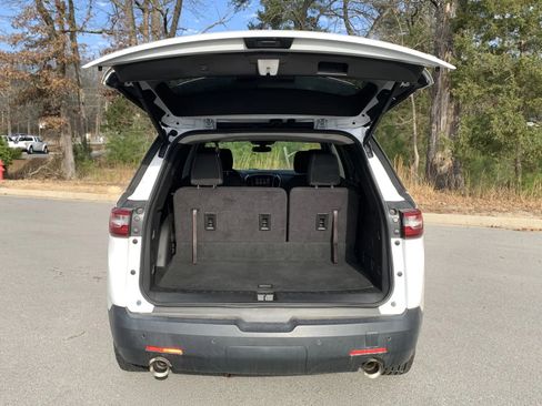 Used 2019 Chevrolet Traverse LT image 9