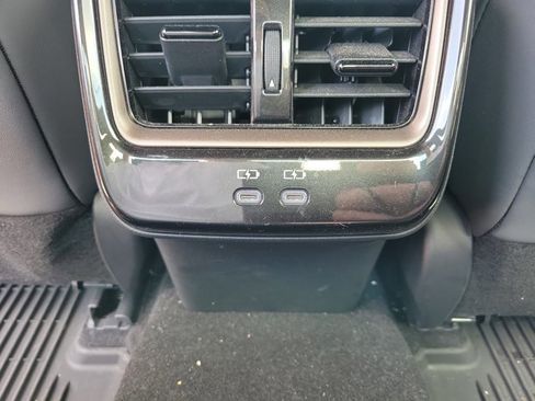 Used 2024 Toyota Crown Limited image 11